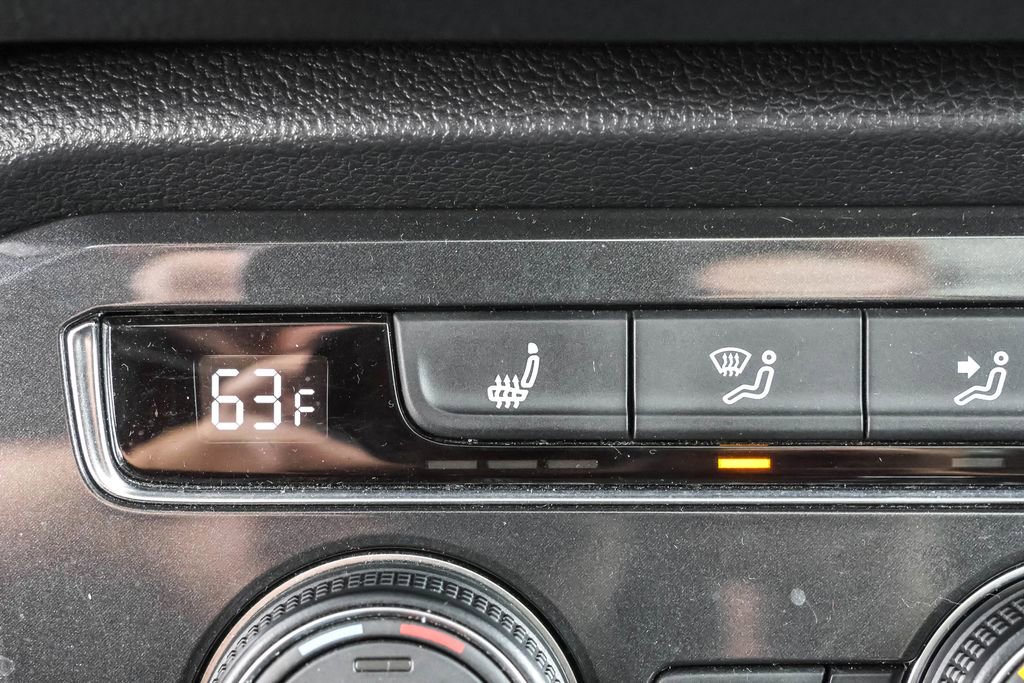 Used 2019 Volkswagen Tiguan SE image 24