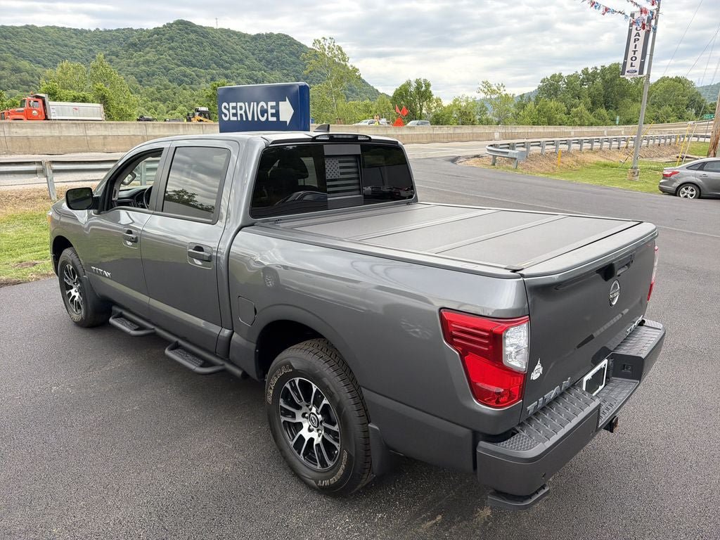 Used 2023 Nissan Titan SV w/ SV Convenience Package AWD/4WD image 7