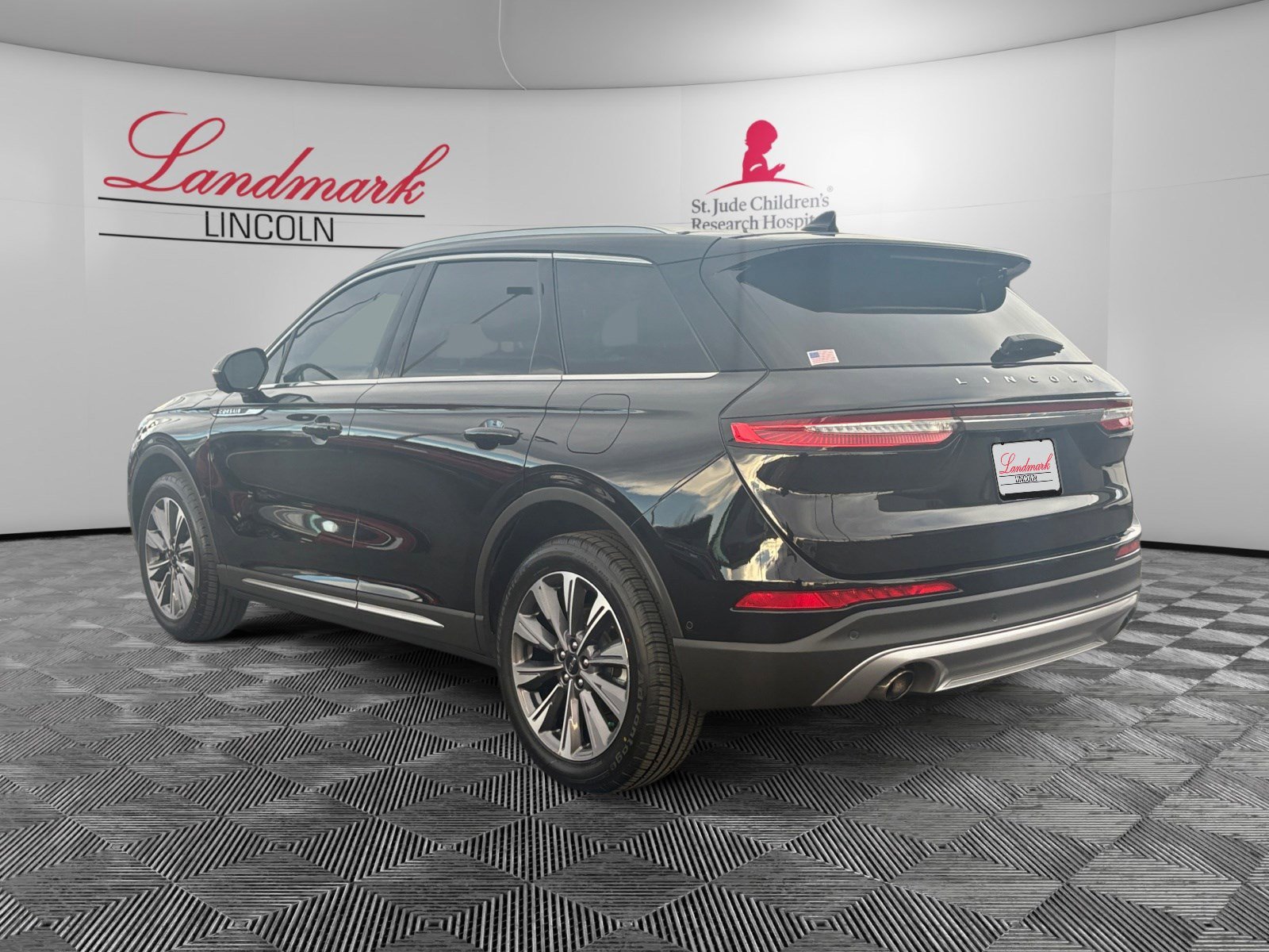 Certified 2022 Lincoln Corsair Reserve w/ Equipment Group 201A image 3