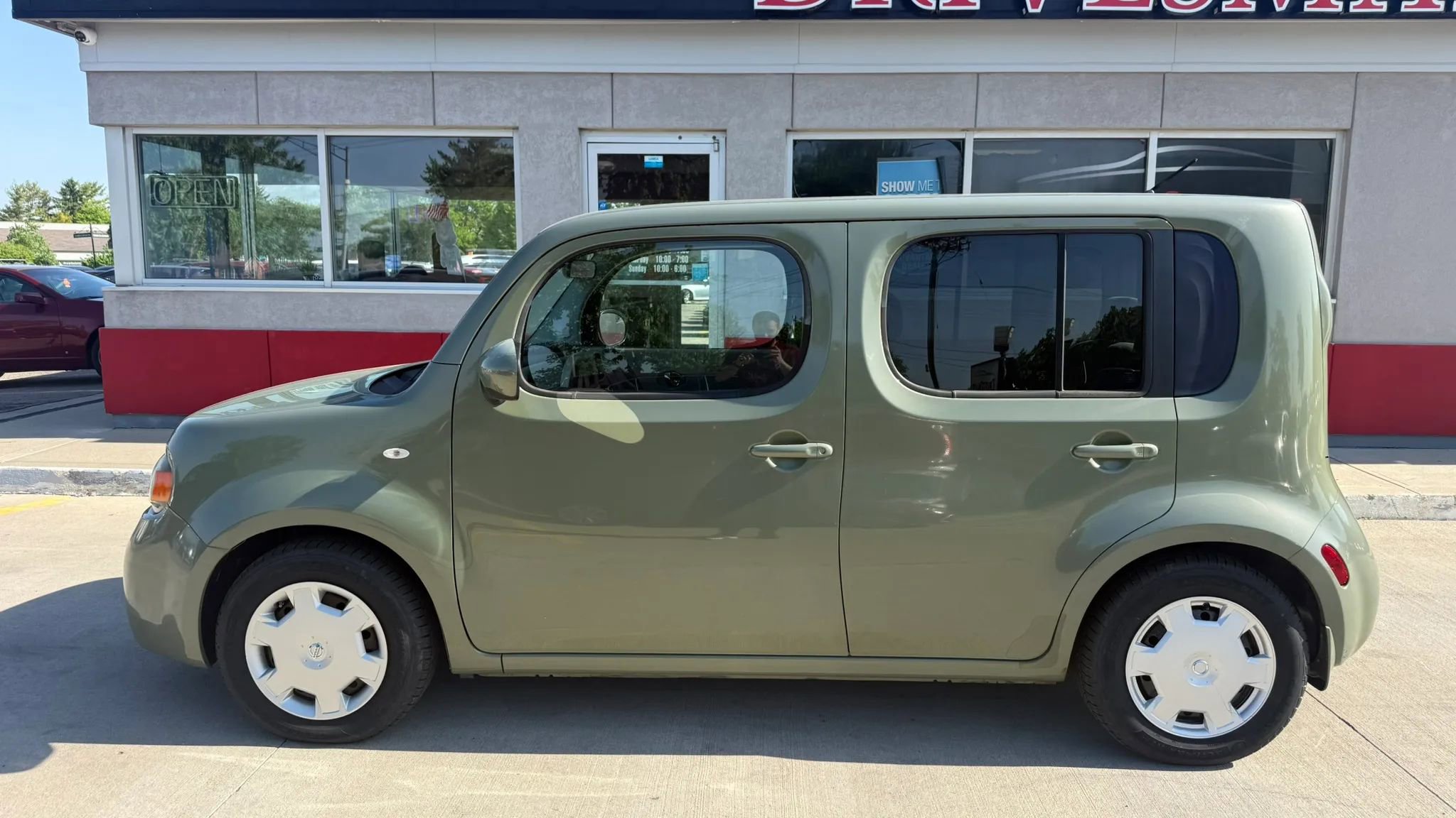 Used 2009 Nissan Cube 1.8 S w/ Interior Illumination Pkg FWD image 5