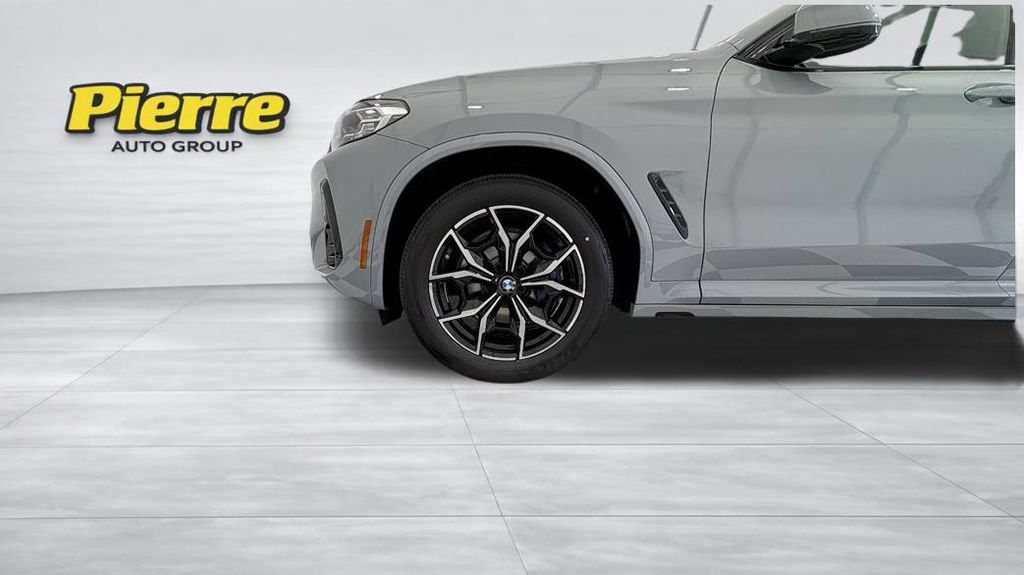 Used 2024 BMW X4 xDrive30i AWD/4WD image 12