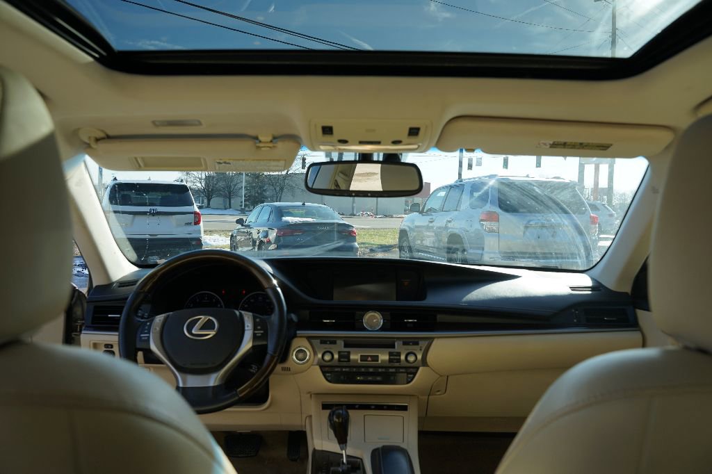 Used 2013 Lexus ES 350 w/ Luxury Pkg FWD image 10