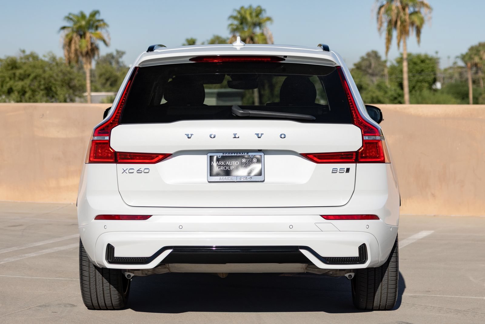 Used 2023 Volvo XC60 B5 Ultimate w/ Protection Package AWD/4WD image 12