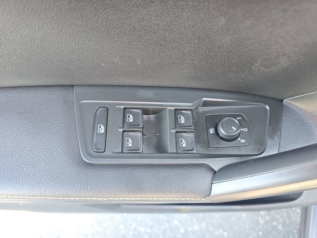 Used 2023 Volkswagen Tiguan S image 22