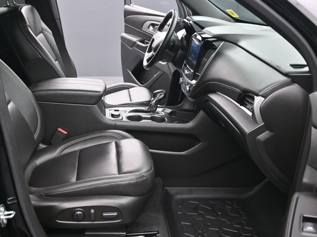 Used 2023 Chevrolet Traverse LT image 11