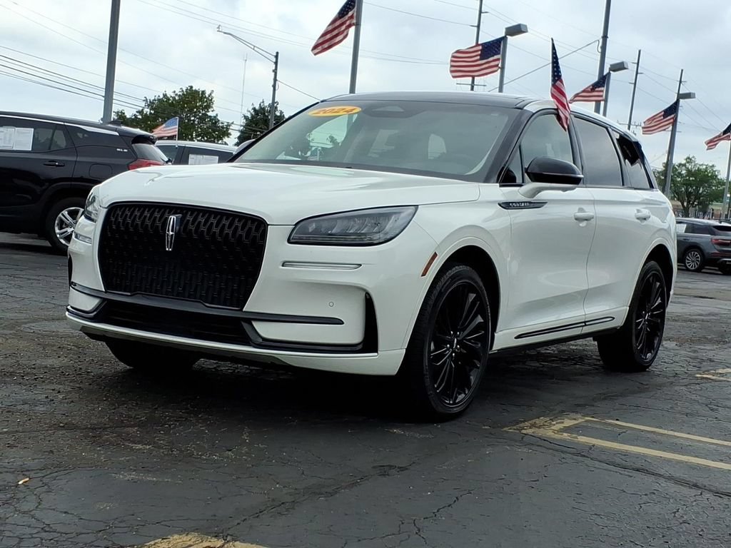 Used 2024 Lincoln Corsair AWD w/ Equipment Group 101A image 3