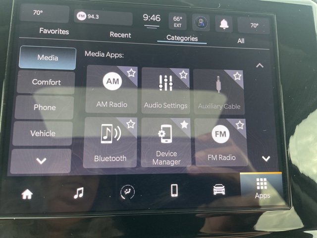 Used 2024 Jeep Grand Cherokee L Laredo image 4