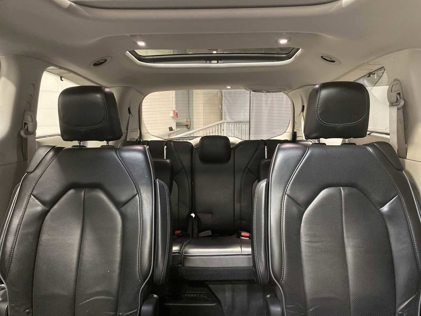 Used 2019 Chrysler Pacifica Limited image 22