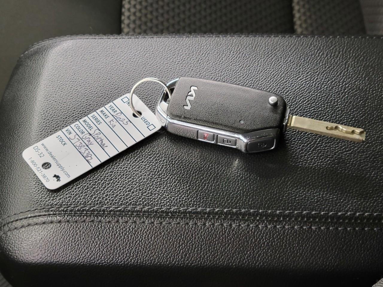 Used 2025 Kia Sportage LX image 27