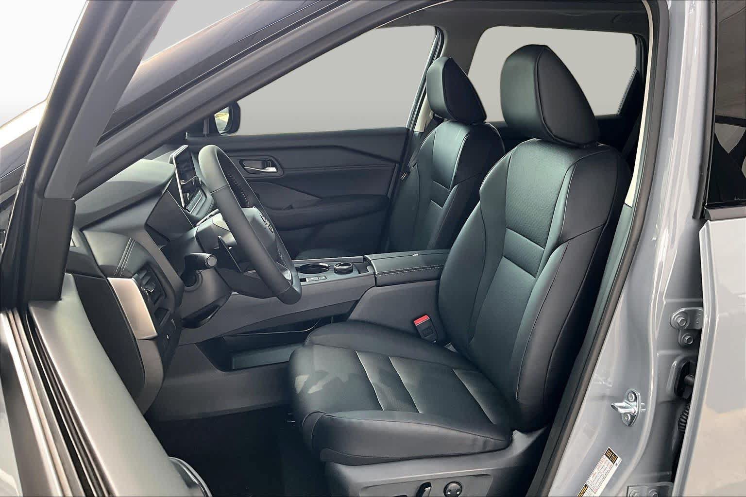 New 2026 Nissan Rogue Dark Armor AWD/4WD image 15