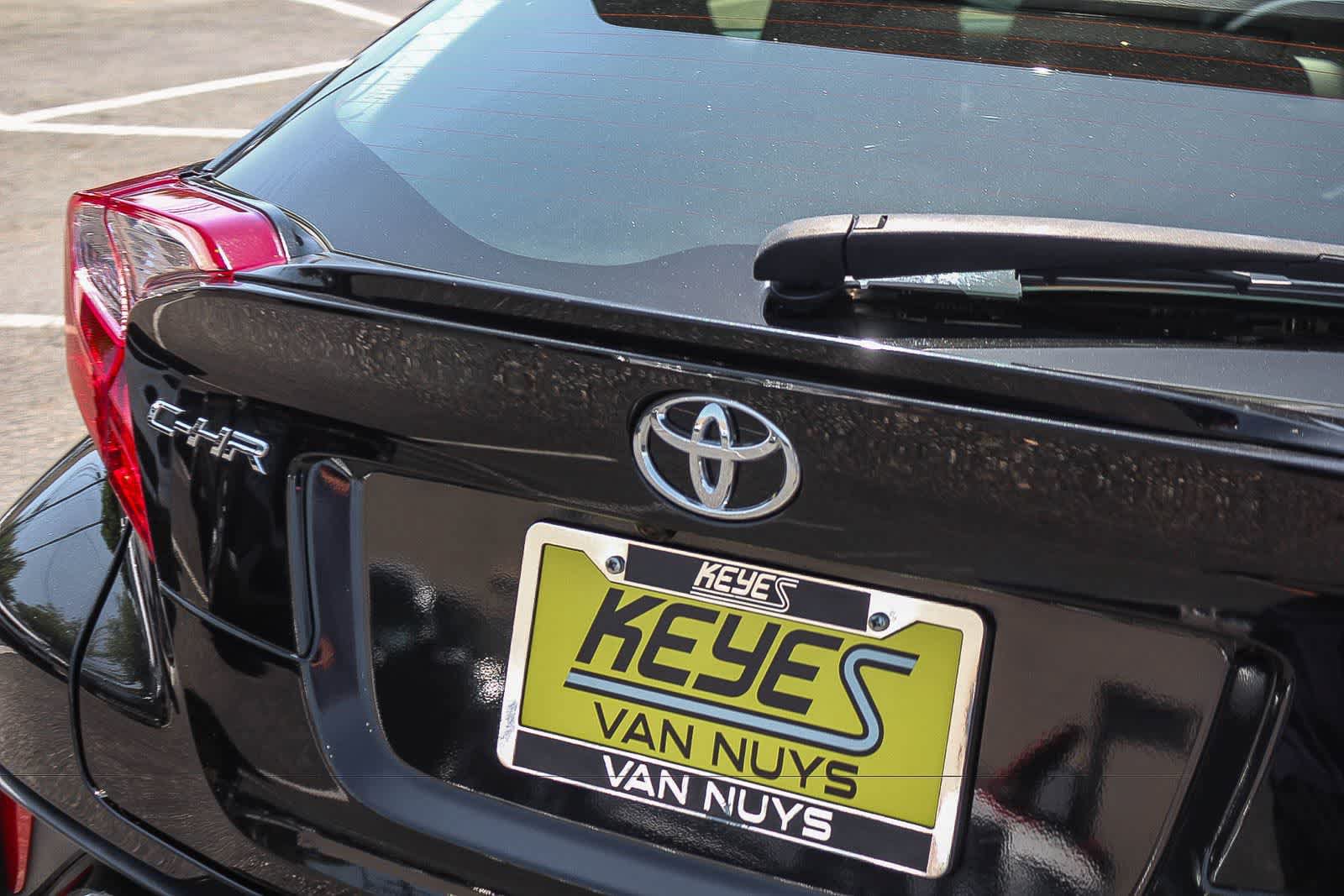 Used 2021 Toyota C-HR XLE FWD image 9