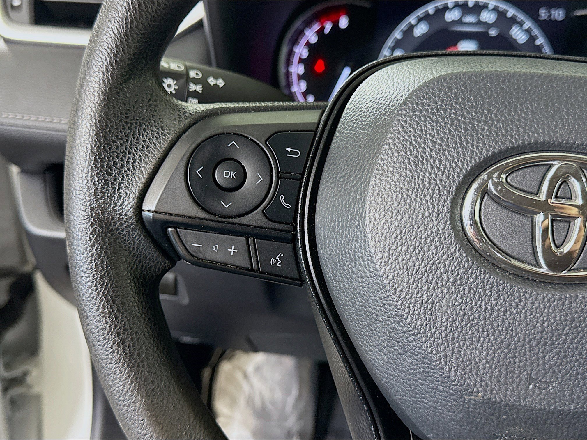 Used 2024 Toyota RAV4 LE image 14