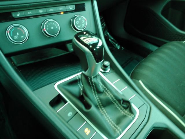 Used 2024 Volkswagen Jetta Sport image 37