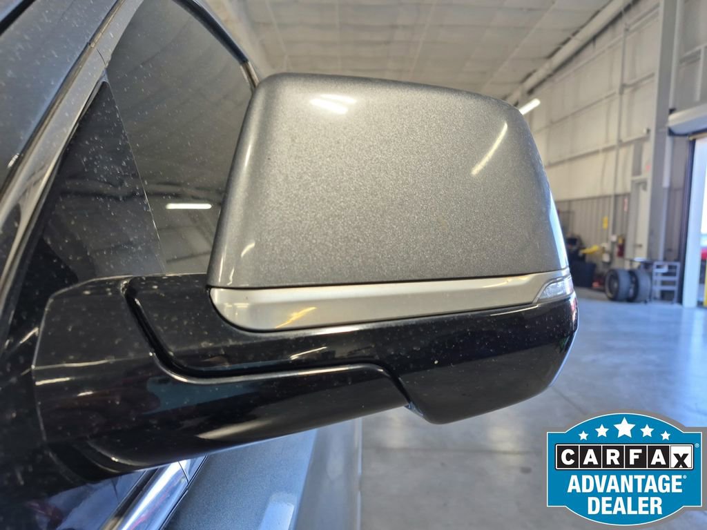 Used 2019 Cadillac Escalade ESV Premium Luxury w/ LPO, Radiant Package AWD/4WD image 39