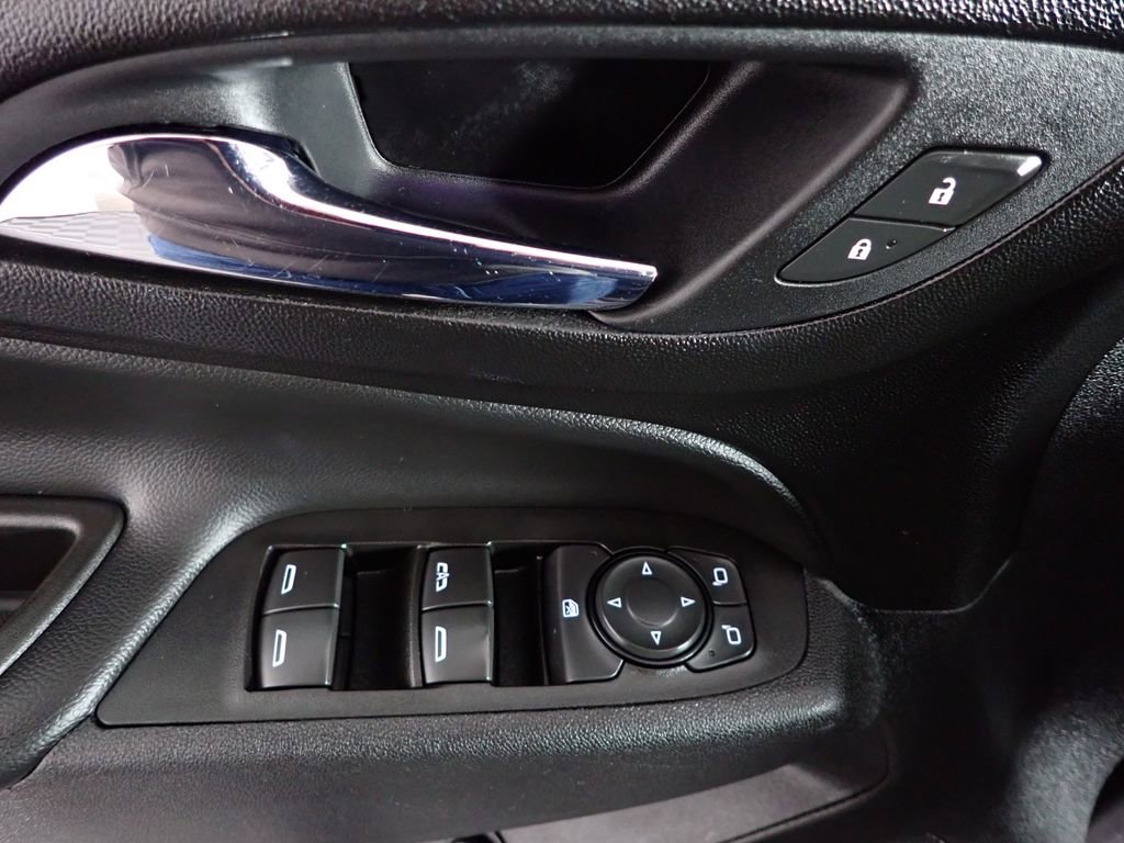 Used 2020 Chevrolet Equinox LT image 19