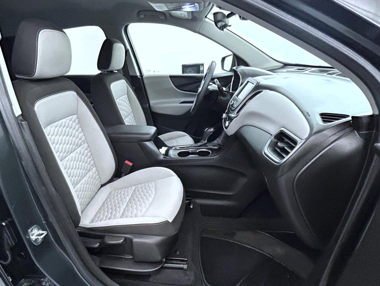 Used 2020 Chevrolet Equinox LT AWD/4WD image 15