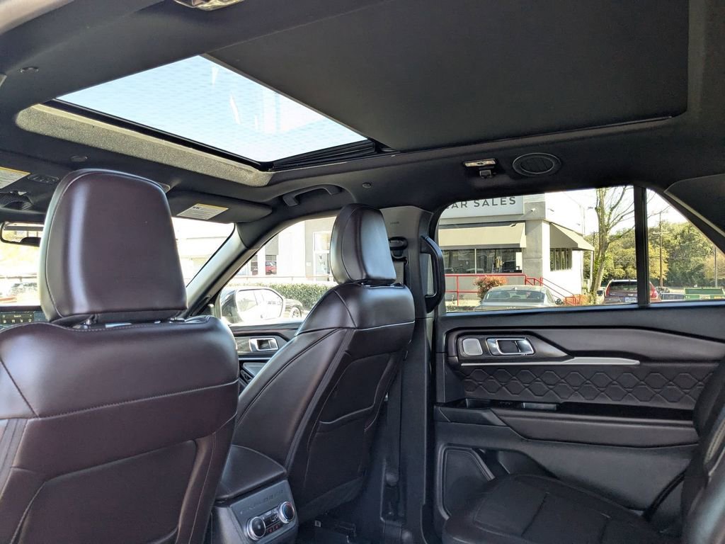 Used 2025 Ford Explorer Platinum w/ LUX Leather Package image 26