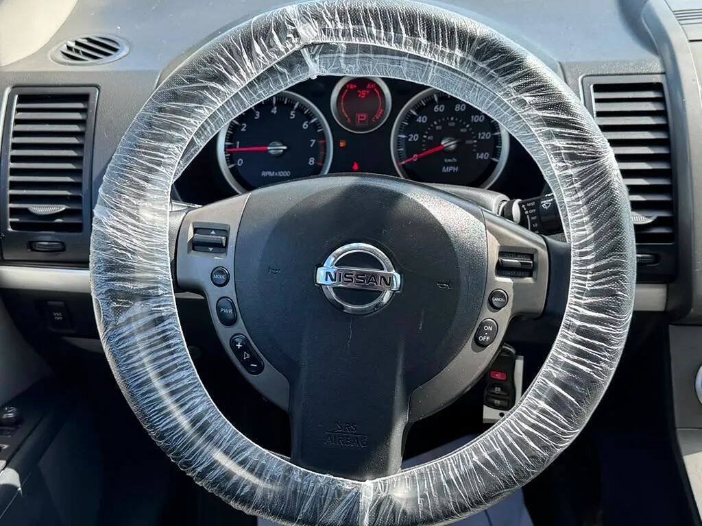 Used 2011 Nissan Sentra 2.0 SR FWD image 16
