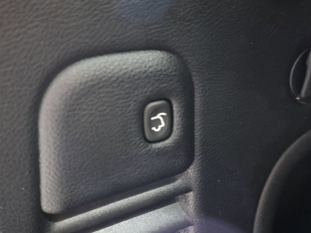 Certified 2021 Jeep Grand Cherokee Limited w/ Trailer Tow Group IV image 23