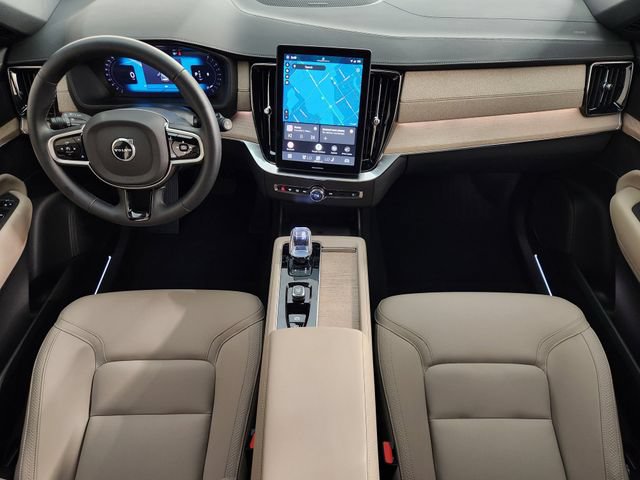 Certified 2026 Volvo XC90 B6 Plus w/ Protection Package Premier AWD/4WD image 4