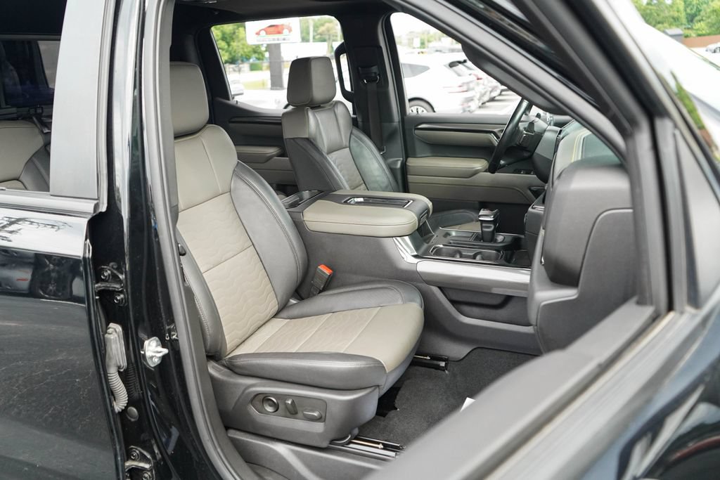 Used 2022 Chevrolet Silverado 1500 ZR2 w/ Technology Package AWD/4WD image 13