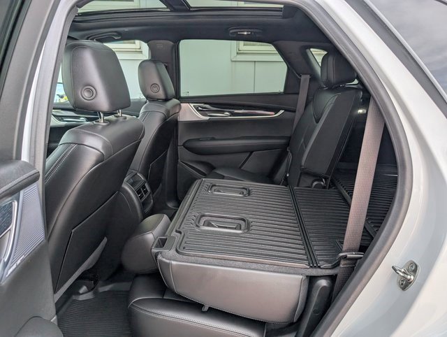 Certified 2024 Cadillac XT5 Premium Luxury w/ LPO, Floor Liner Package