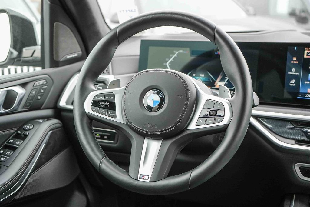 Used 2026 BMW X7 xDrive40i w/ Executive Package image 15