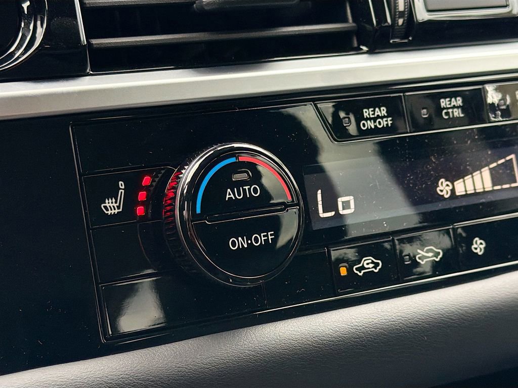 New 2025 Nissan Pathfinder SV w/ Black Appearance Package image 21