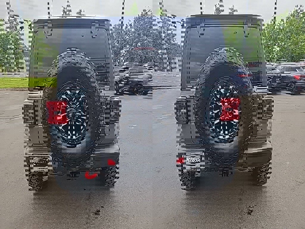 New 2025 Jeep Wrangler Unlimited Rubicon w/ XTREMEE 35" Tire Package image 4