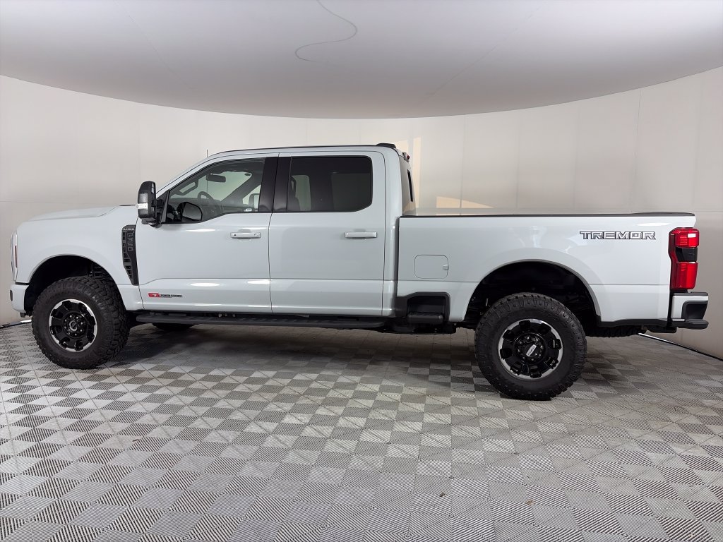 Certified 2025 Ford F350 Platinum w/ Tremor Off-Road Package AWD/4WD image 4