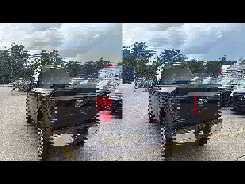 Used 2023 Ford F150 XLT image 4