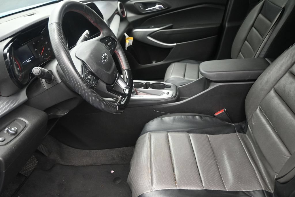 Used 2024 Chevrolet Trax RS FWD image 12