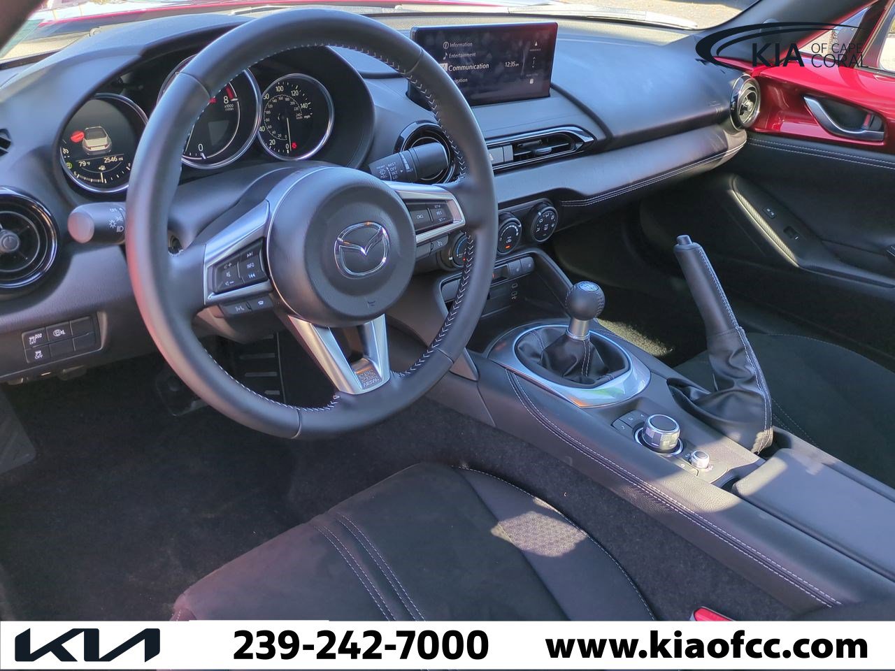 Used 2025 MAZDA MX-5 Miata Club w/ Interior Package image 12