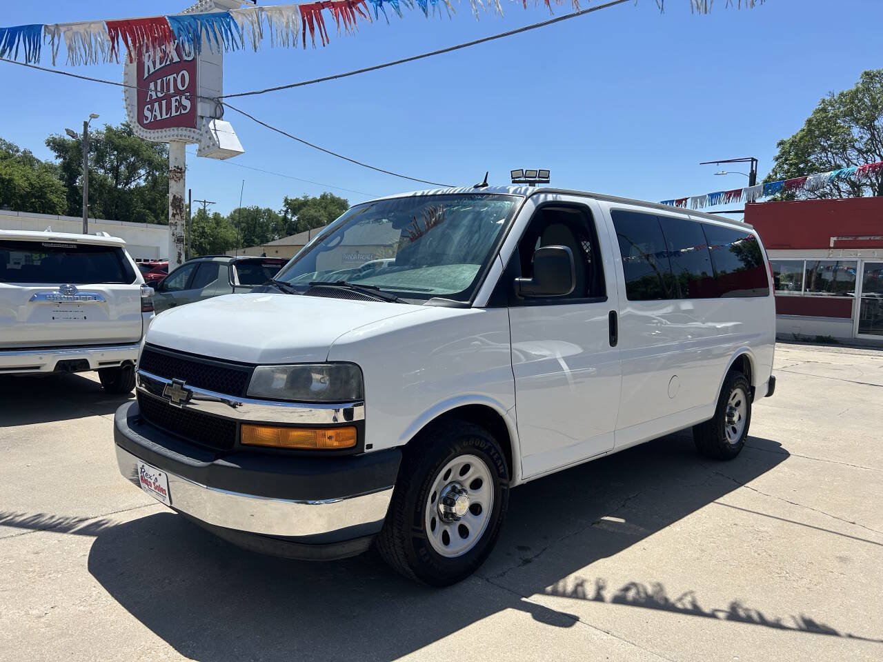Used 2014 Chevrolet Express 1500 LT w/ LT Preferred Equipment Group RWD image 2