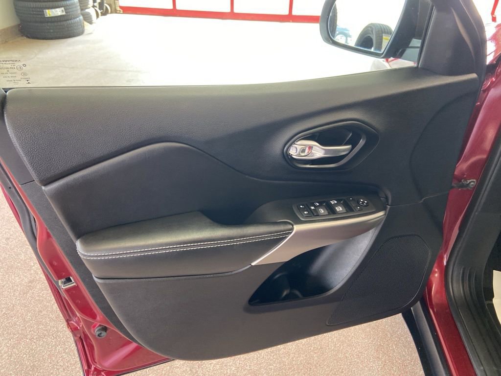 Used 2021 Jeep Cherokee Latitude Lux 80th Anniv w/ Quick Order Package 26U 80TH image 8