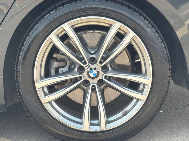 Used 2019 BMW 750i w/ Executive Package RWD image 32