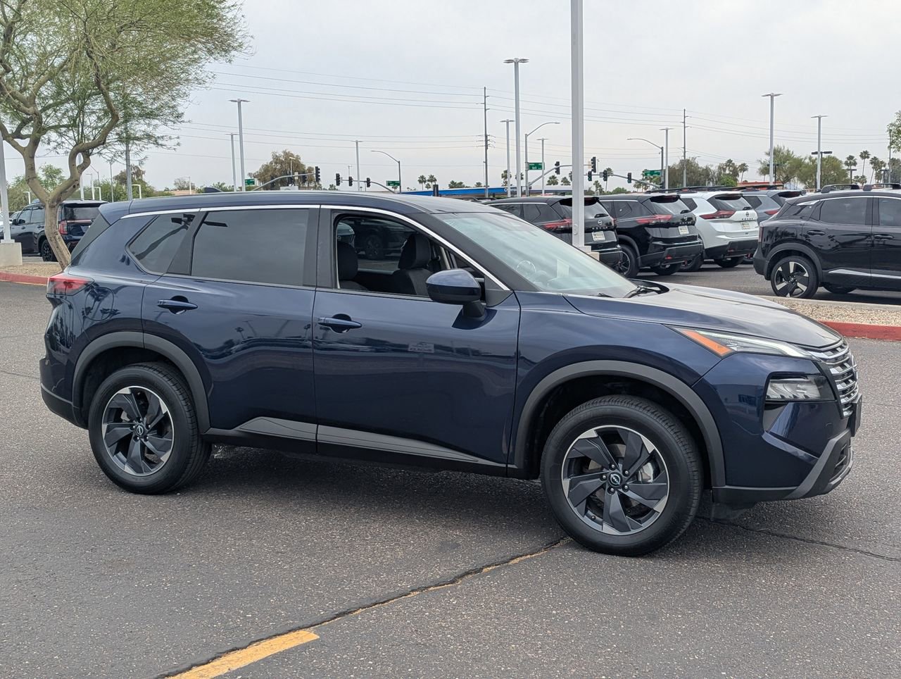 Certified 2025 Nissan Rogue SV FWD image 8