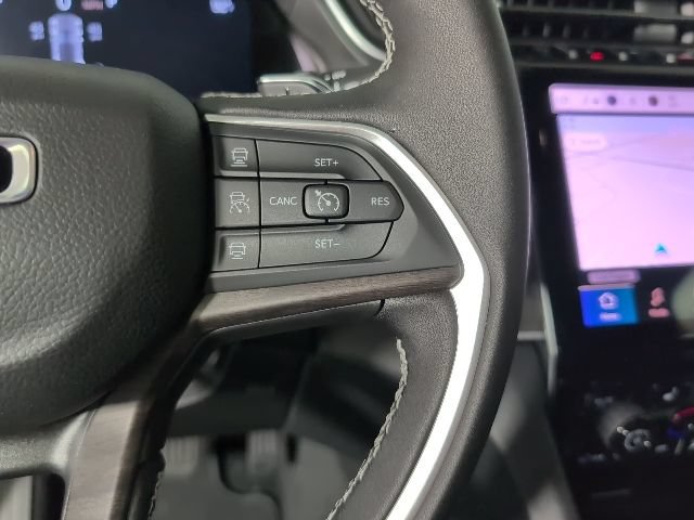 New 2025 Jeep Grand Cherokee Limited AWD/4WD image 16