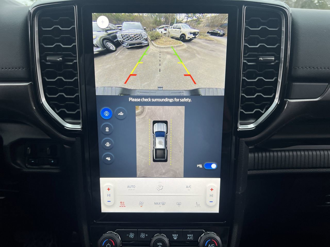 New 2025 Ford Ranger Lariat w/ FX4 Off-Road Package image 3