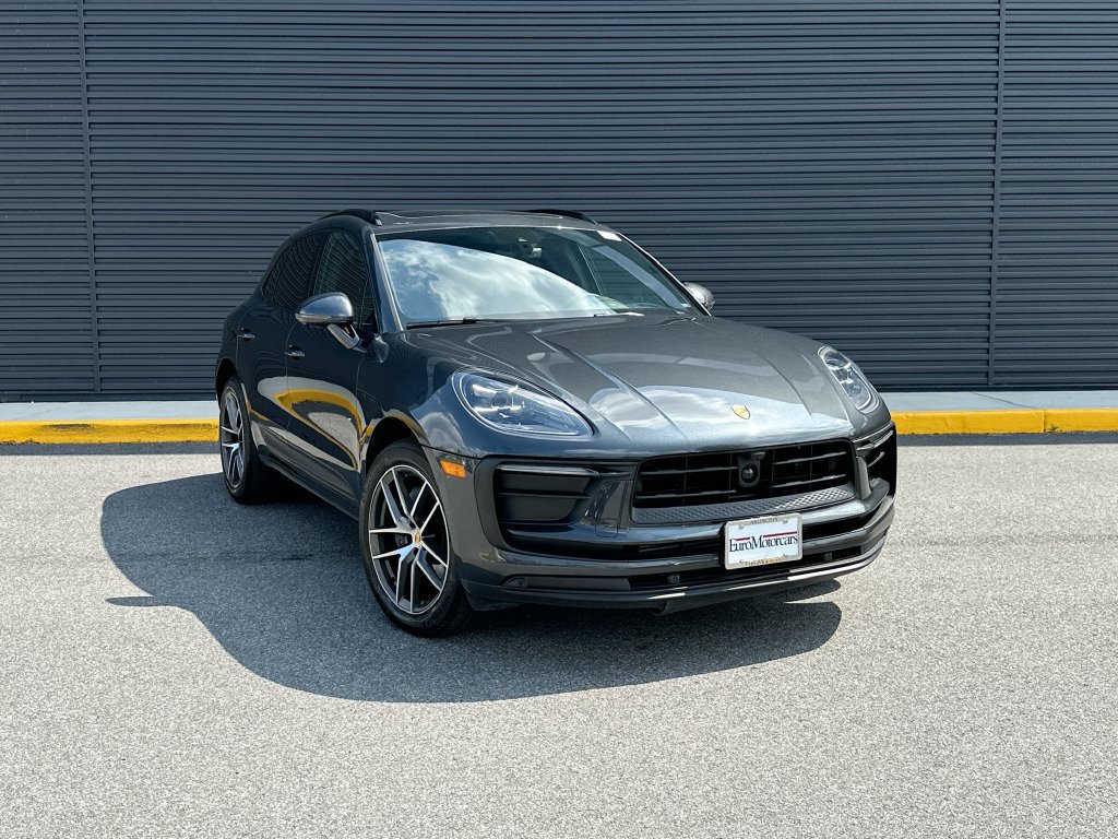 Certified 2024 Porsche Macan w/ Premium Plus Package AWD/4WD image 7