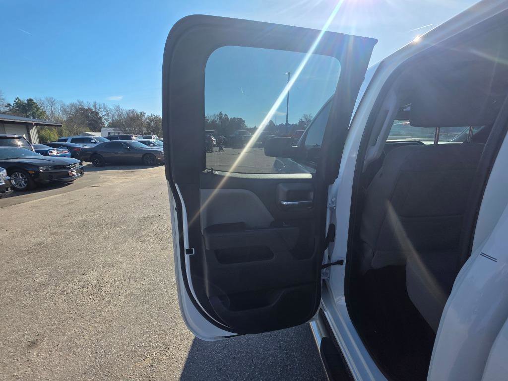 Used 2017 Chevrolet Silverado 1500 Custom w/ Custom Convenience Package image 8