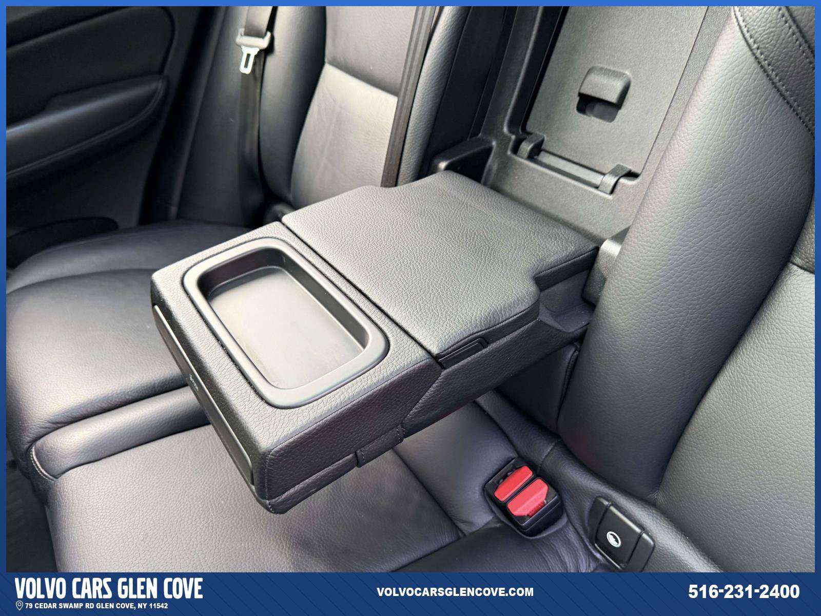 Used 2021 Volvo XC60 T5 Momentum AWD/4WD image 21