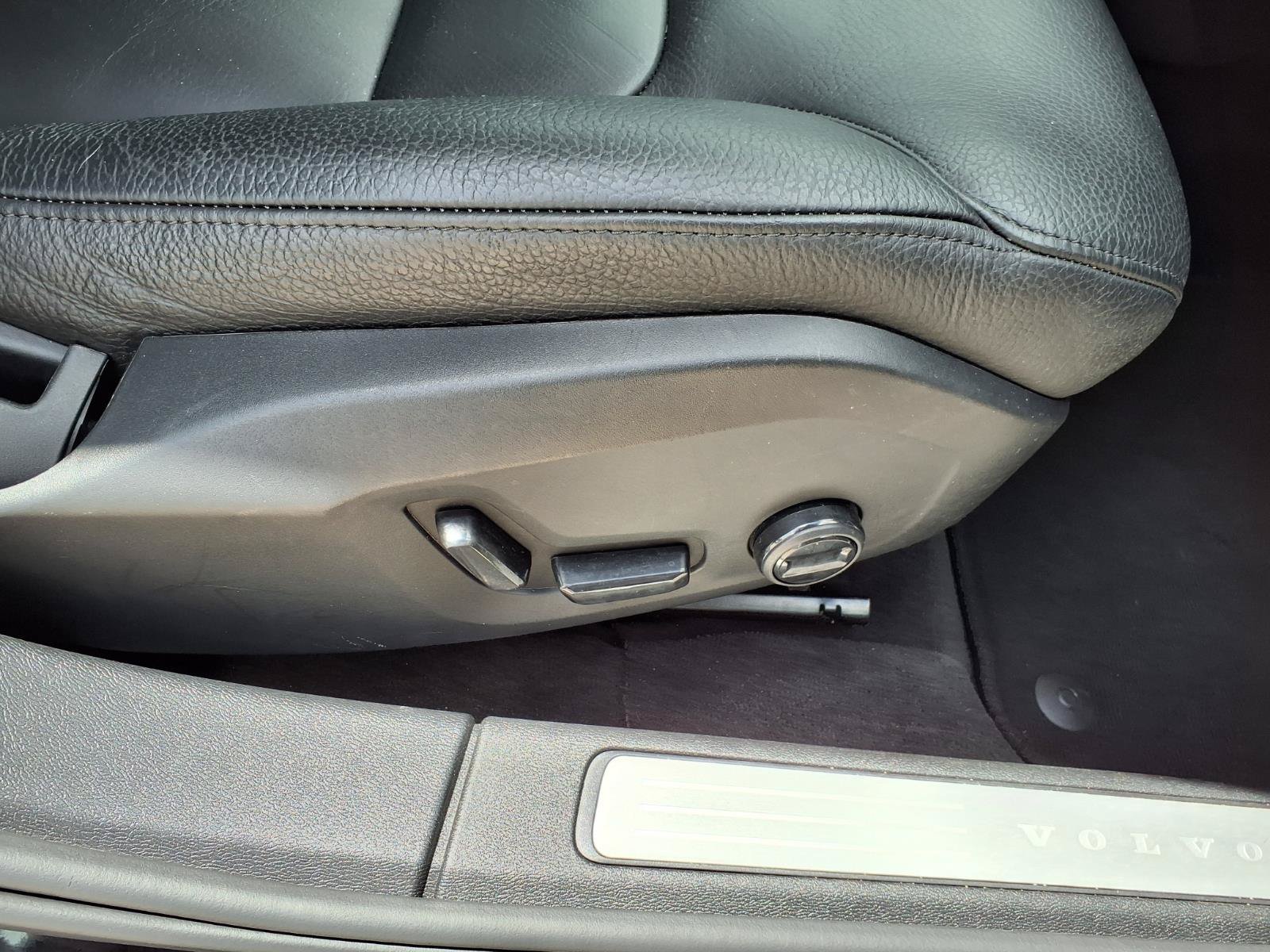 Certified 2024 Volvo S60 B5 Plus FWD image 12