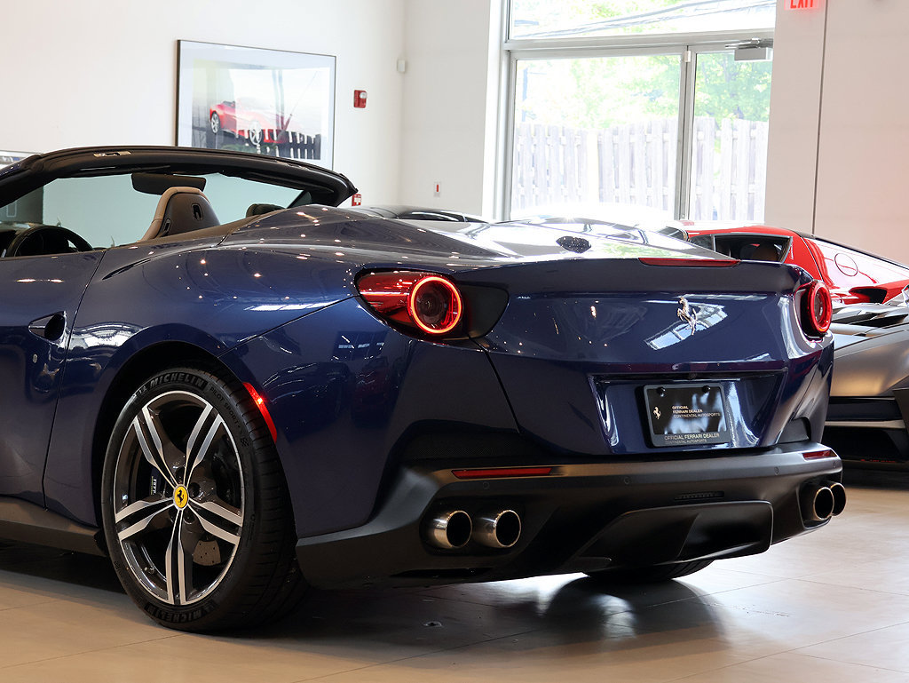 Certified 2019 Ferrari Portofino RWD image 54