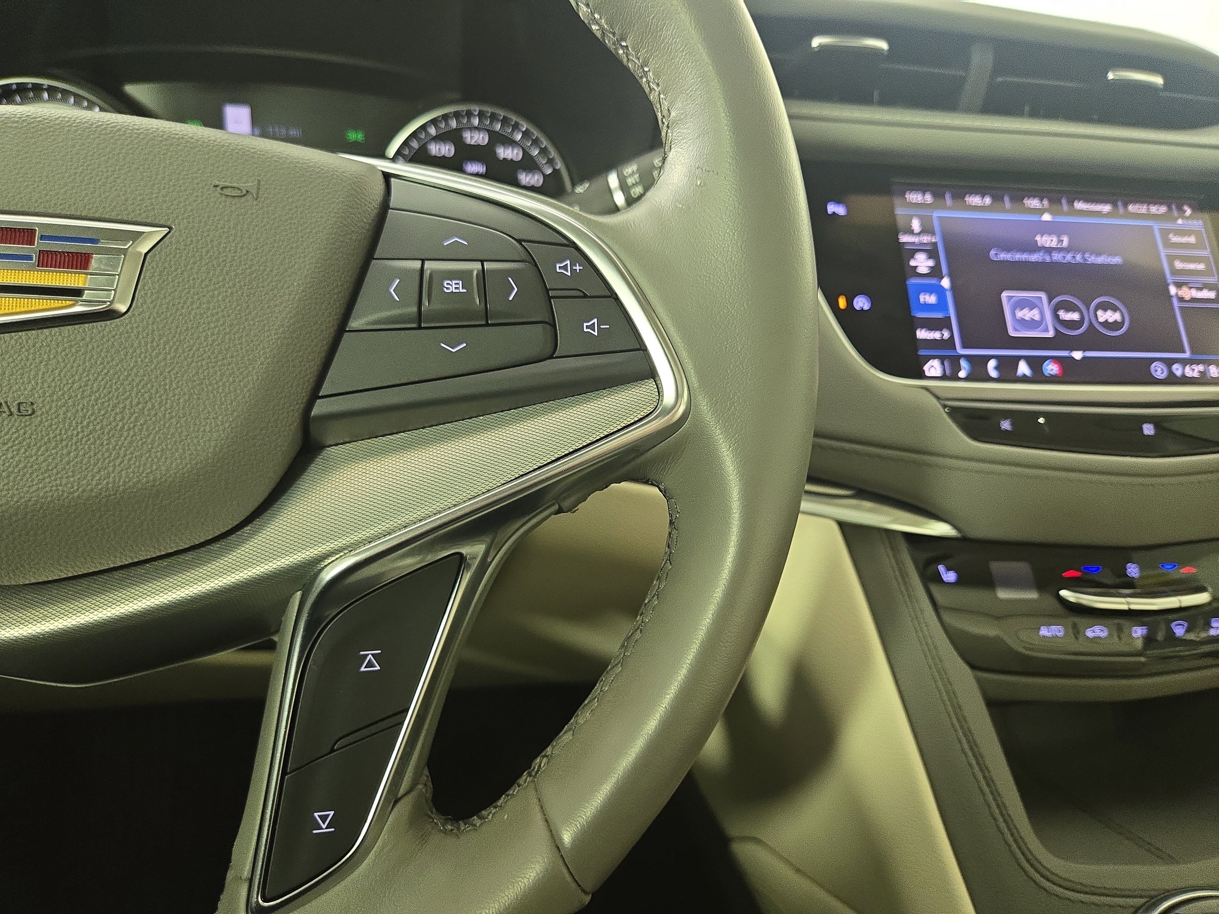 Certified 2020 Cadillac XT5 Premium Luxury image 16