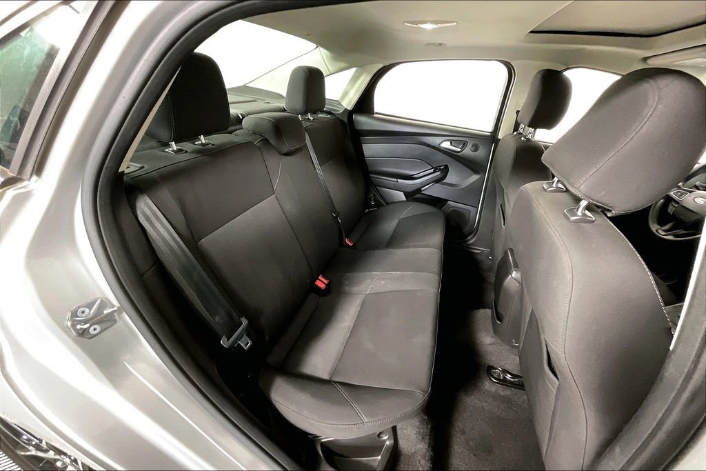 Used 2017 Ford Focus SEL image 25