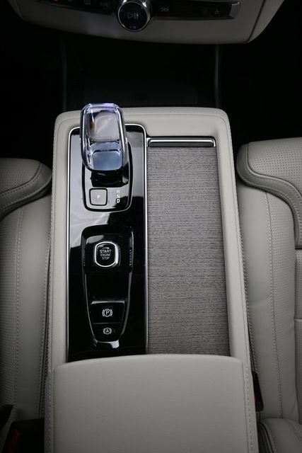 New 2026 Volvo XC90 B6 Ultra w/ Protection Package Premier AWD/4WD image 11