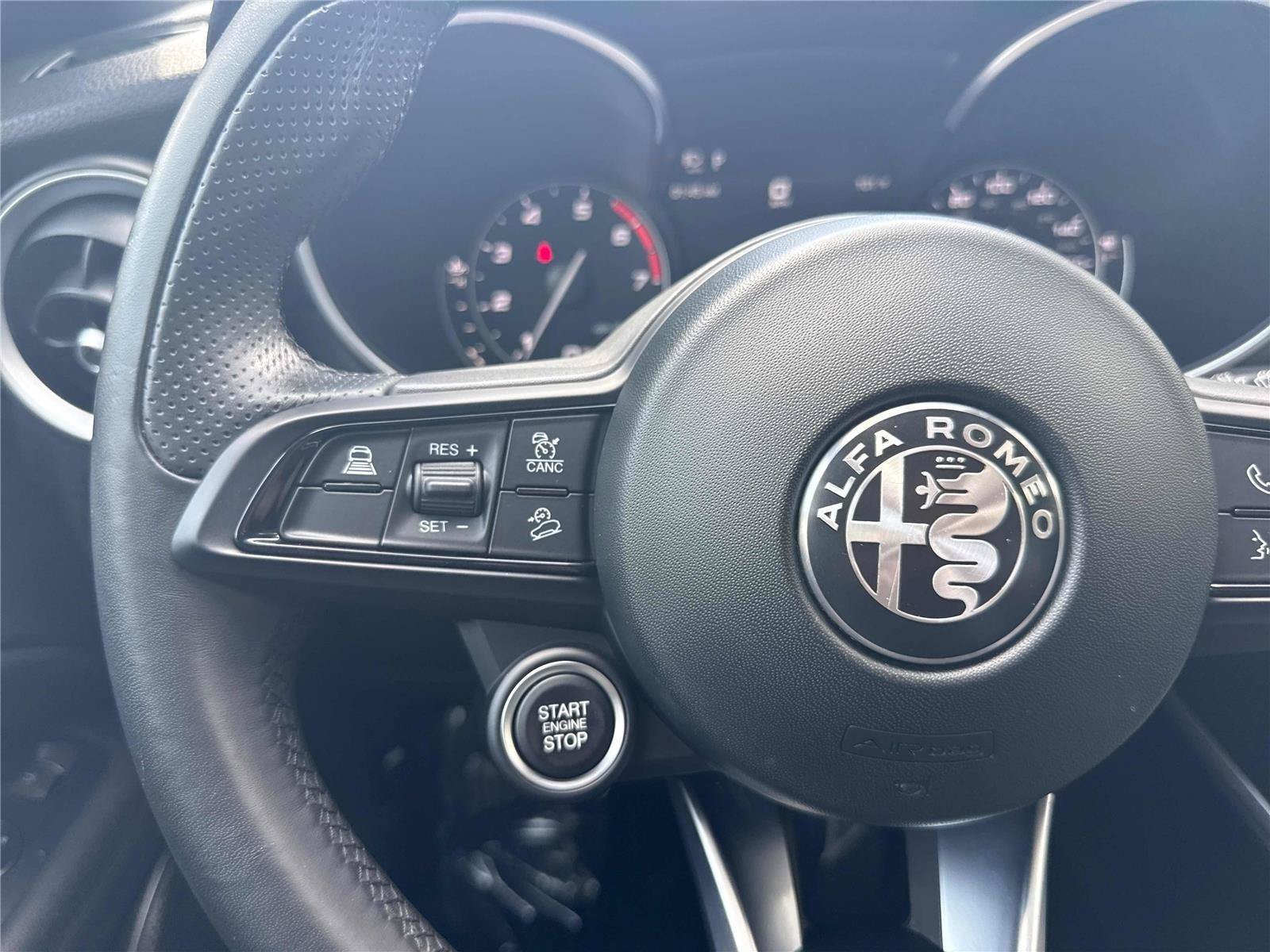 Used 2023 Alfa Romeo Stelvio Ti AWD/4WD image 18