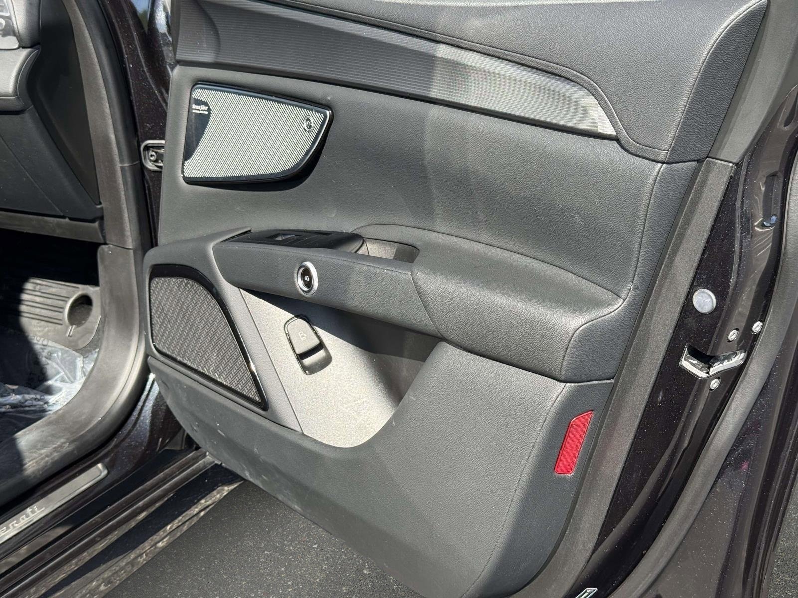 Used 2023 Maserati Grecale GT image 25