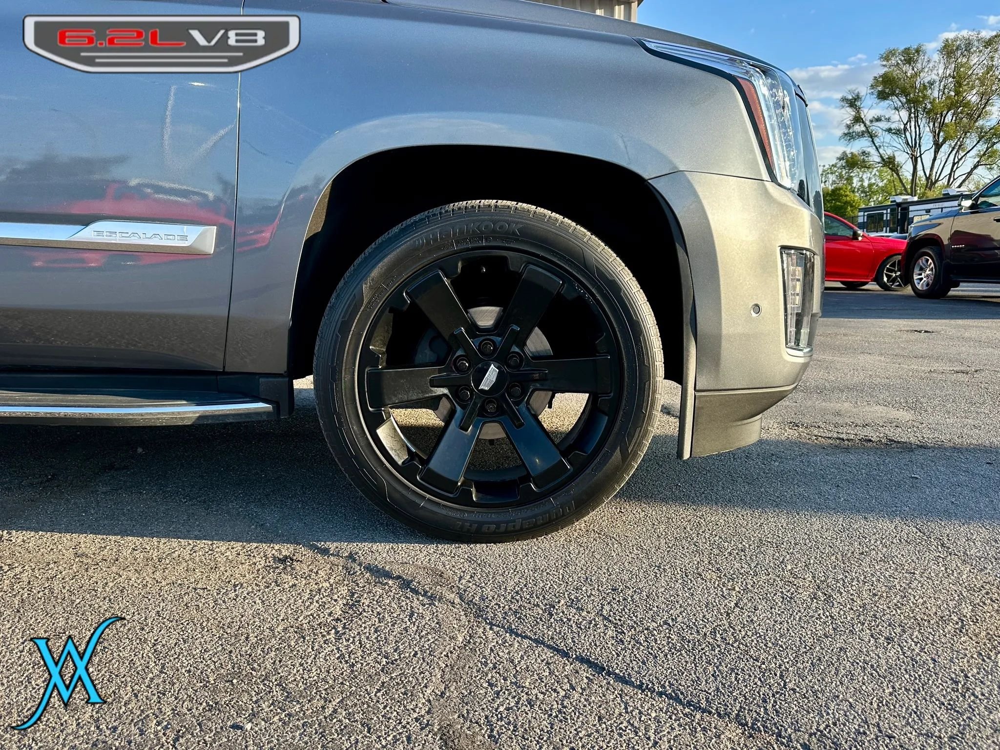 Used 2020 Cadillac Escalade Luxury AWD/4WD image 9